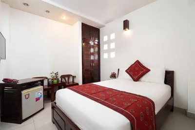 高级双人房 — Collection O Dinh Dinh Hotel - Near Tan Son Nhat Airport