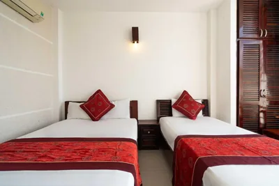 高级三人房 — Collection O Dinh Dinh Hotel - Near Tan Son Nhat Airport